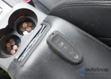 2017 Lincoln Mkt Livery z USA, uszkodzony, nr VIN 2LMHJ5NK9HBL00413